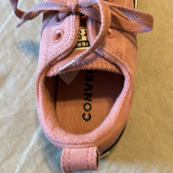 Brand New Pink Suade Converse! - Picture 4 of 6